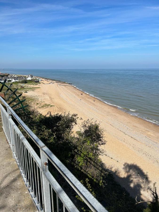 Escape To A Clifftop Chalet With Pool And Tennis Onsite - 1A Kingsdown Holiday Park Zewnętrze zdjęcie