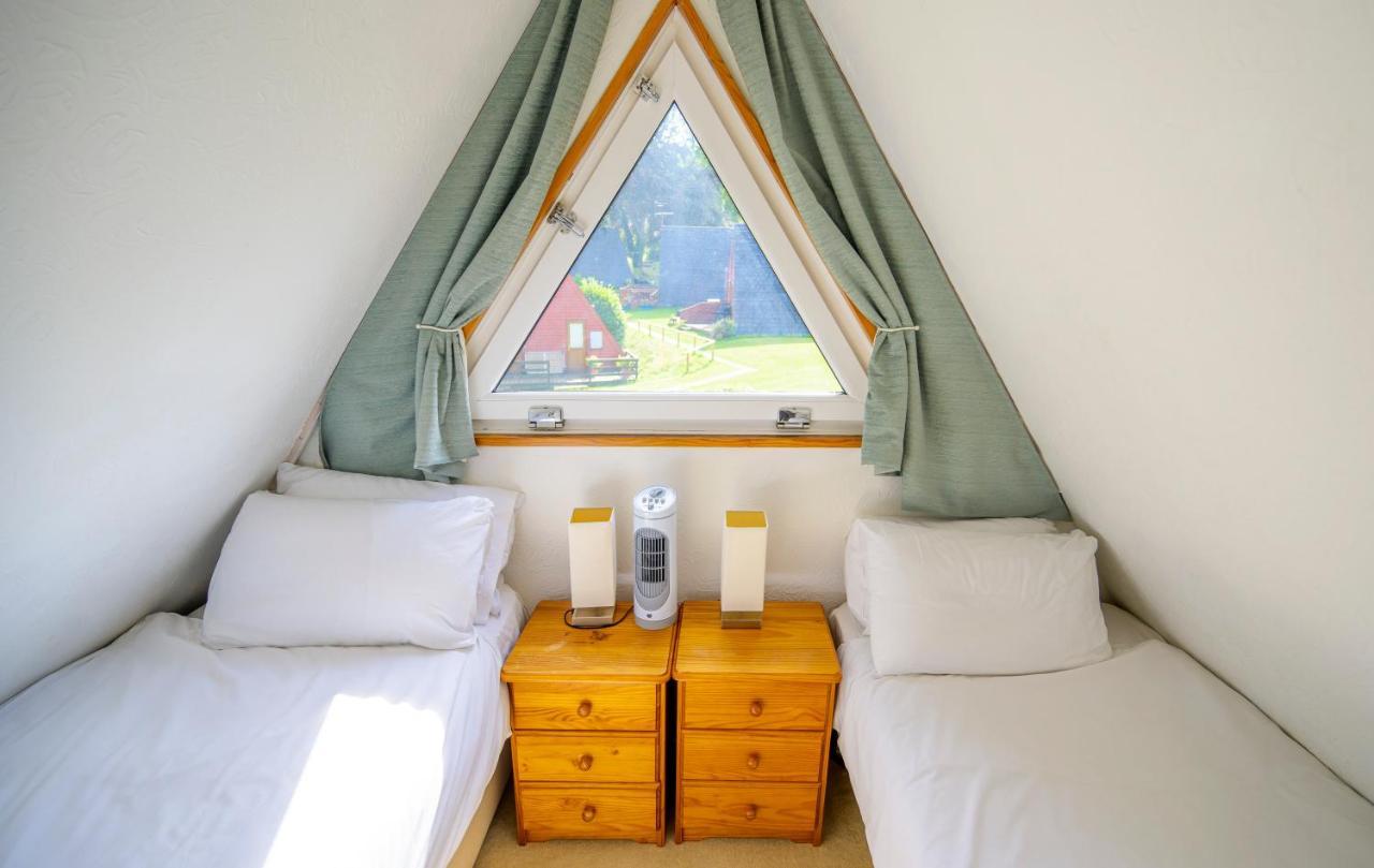 Escape To A Clifftop Chalet With Pool And Tennis Onsite - 1A Kingsdown Holiday Park Zewnętrze zdjęcie
