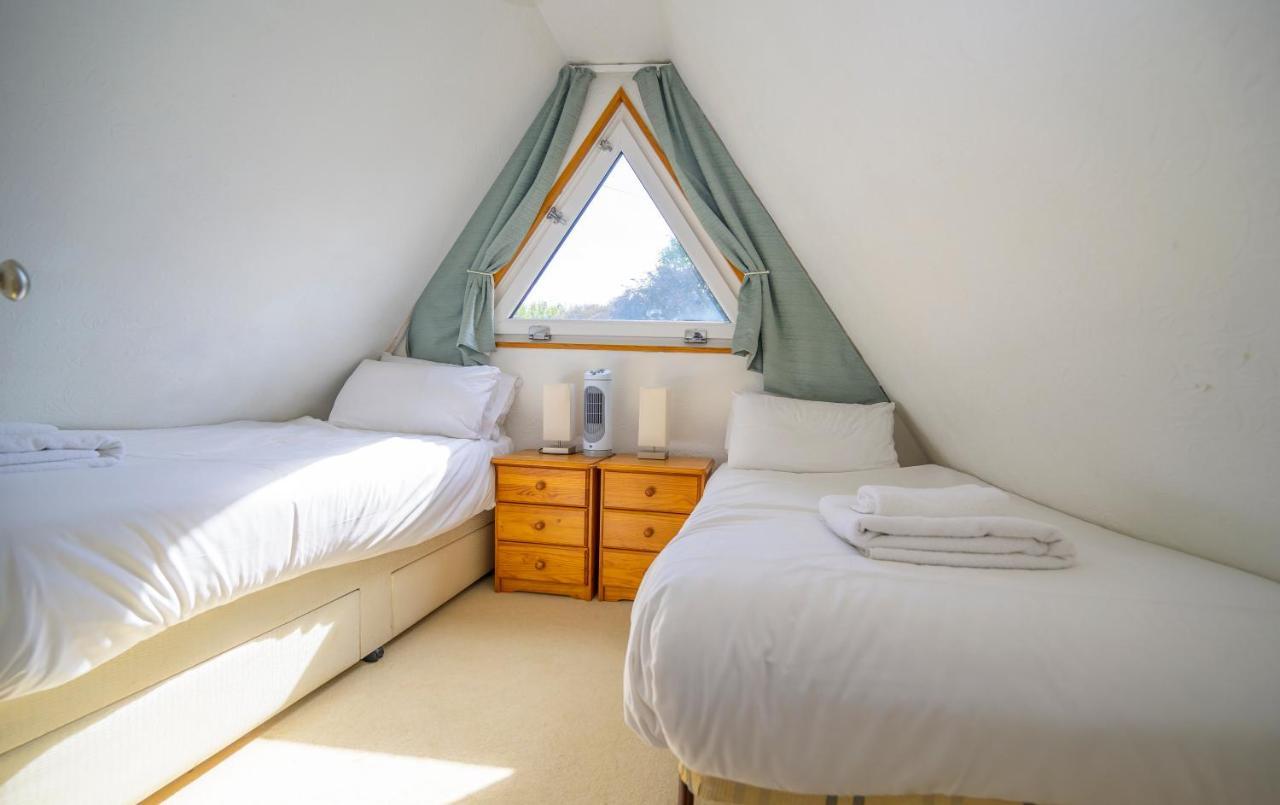 Escape To A Clifftop Chalet With Pool And Tennis Onsite - 1A Kingsdown Holiday Park Zewnętrze zdjęcie