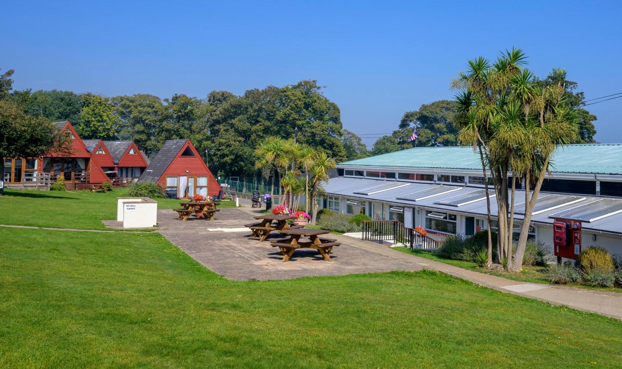 Escape To A Clifftop Chalet With Pool And Tennis Onsite - 1A Kingsdown Holiday Park Zewnętrze zdjęcie