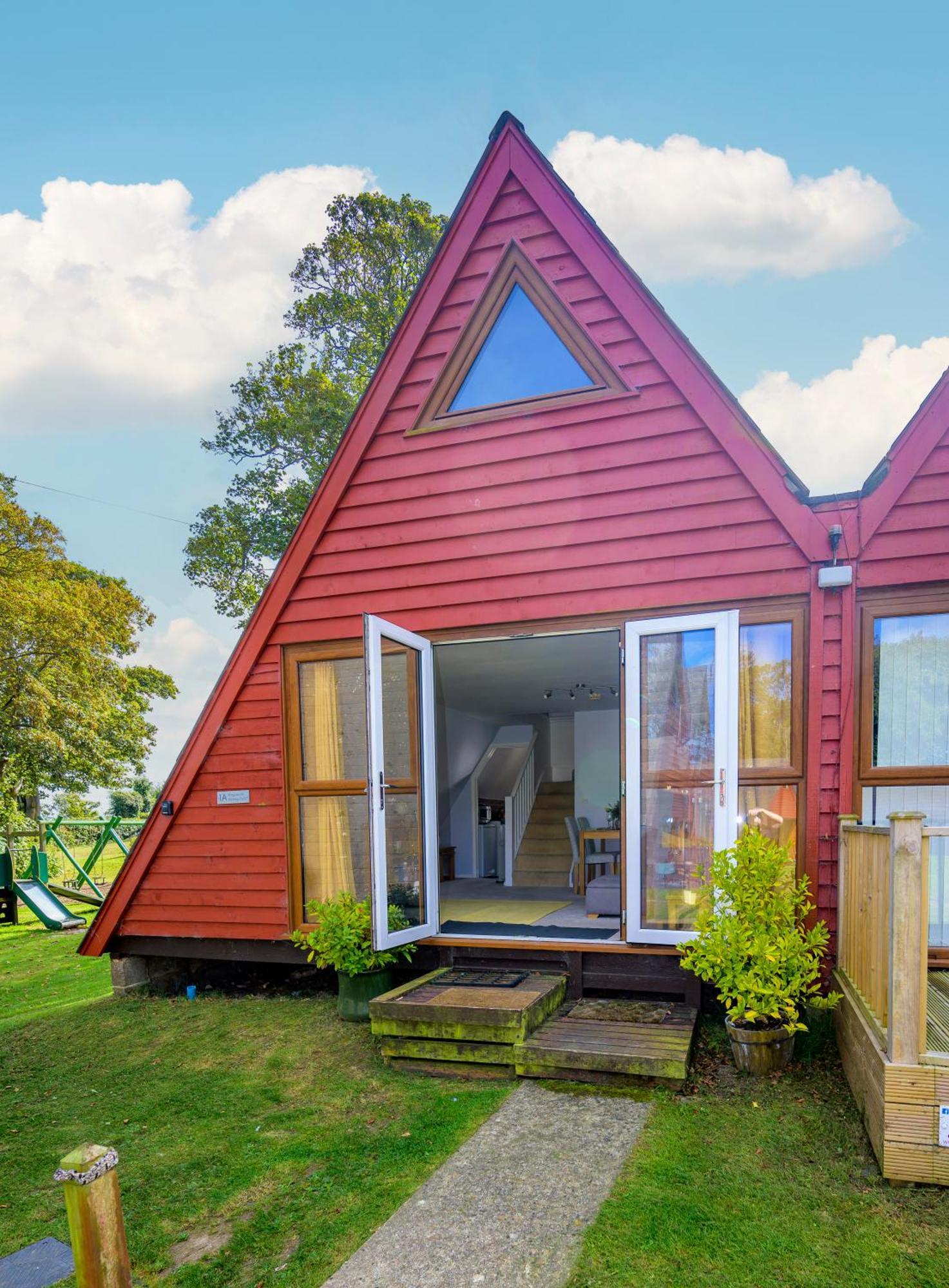 Escape To A Clifftop Chalet With Pool And Tennis Onsite - 1A Kingsdown Holiday Park Zewnętrze zdjęcie